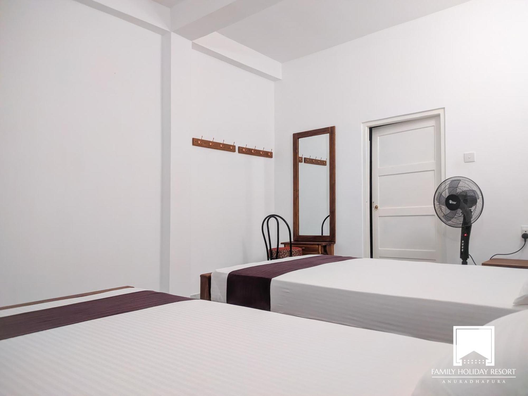 Family Holiday Resort Anuradhapura Exterior photo